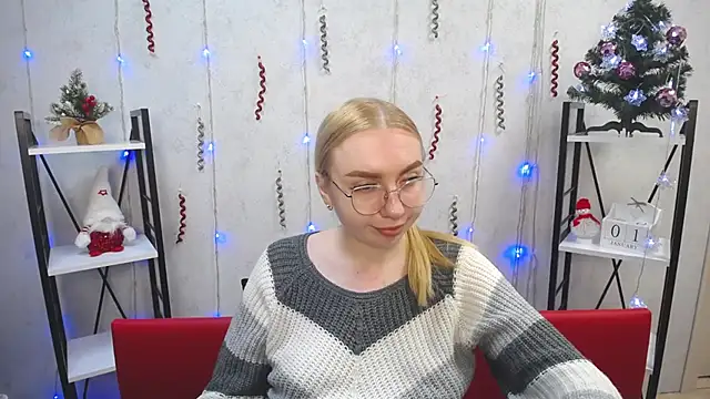 Snapshot of BeatriceFly chatting on 01.03.25 BeatriceFly online show from 01.03.25