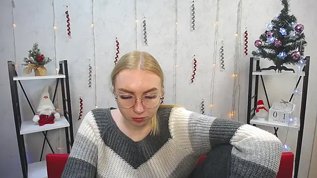 Snapshot of BeatriceFly chatting on 01.03.25 BeatriceFly online show from 01.03.25