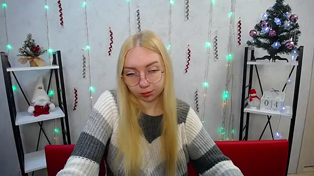 Snapshot of BeatriceFly chatting on 01.04.25 BeatriceFly online show from 01.04.25