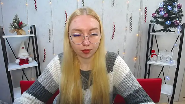 Snapshot of BeatriceFly chatting on 01.05.25 BeatriceFly online show from 01.05.25