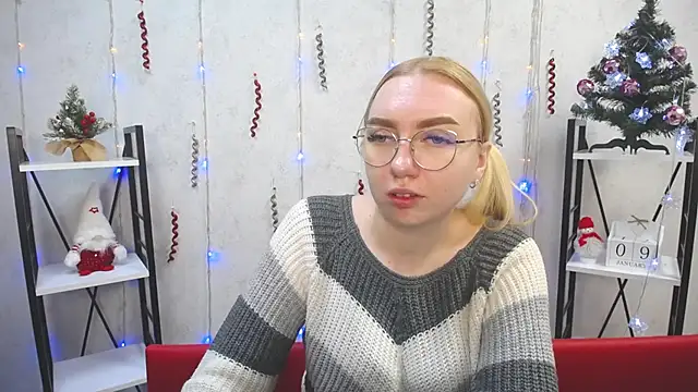 Snapshot of BeatriceFly chatting on 01.09.25 BeatriceFly online show from 01.09.25