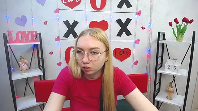 Snapshot of BeatriceFly chatting on 01.25.25 BeatriceFly online show from 01.25.25