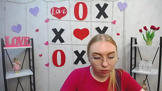 Snapshot of BeatriceFly chatting on 01.27.25 BeatriceFly online show from 01.27.25