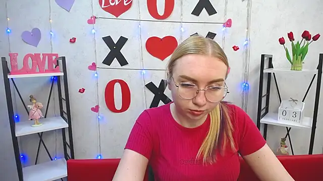 Snapshot of BeatriceFly chatting on 02.03.25 BeatriceFly online show from 02.03.25