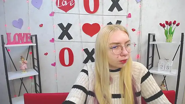 Snapshot of BeatriceFly chatting on 02.25.25 BeatriceFly online show from 02.25.25