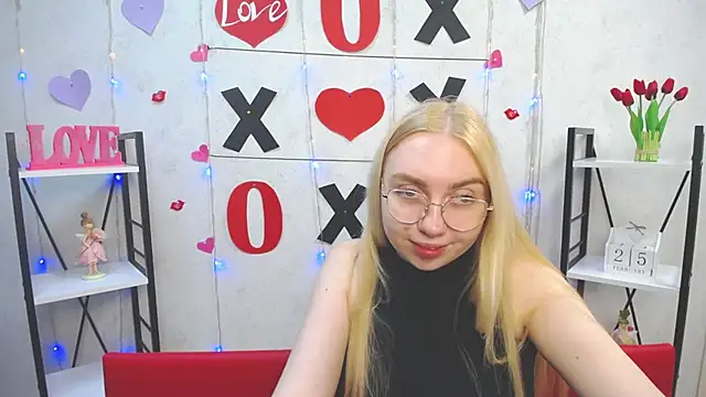 Snapshot of BeatriceFly chatting on 02.25.25 BeatriceFly online show from 02.25.25