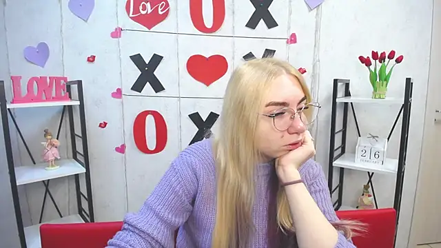 Snapshot of BeatriceFly chatting on 02.27.25 BeatriceFly online show from 02.27.25