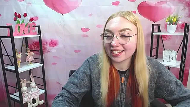 BeatriceFly online show from 04.25.26