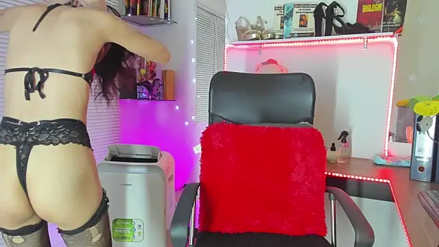 YUKIODAVIS online show from 01.24.25