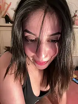 Snapshot of Hot_malak chatting on 12.14.24 Hot malak online show from 12.14.24
