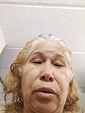 girl amada online show from 11.29.25