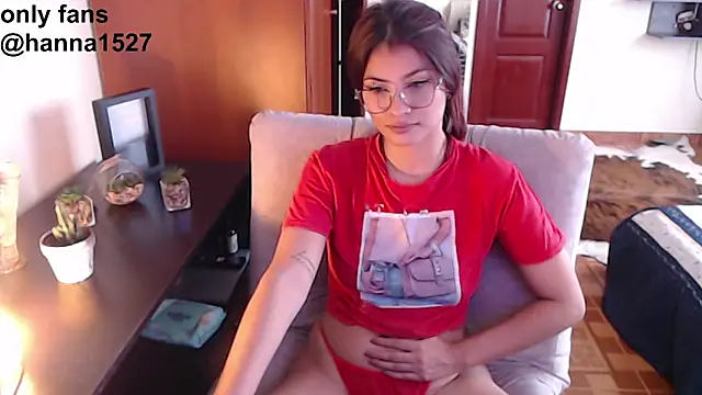 Snapshot of hanna_beili chatting on 10.02.25 hanna beili online show from 10.02.25