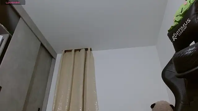 miss valery2 online show from 04.18.26