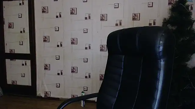 Snapshot of TasyaBigTTs chatting on 12.20.24 TasyaBigTTs online show from 12.20.24