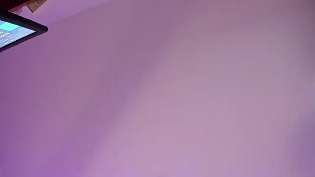 Snapshot of emiily15__ chatting on 12.14.25 emiily15 online show from 12.14.25