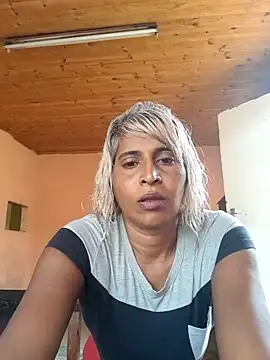 Snapshot of Goodgirlsue_77 chatting on 02.24.25 Goodgirlsue 77 online show from 02.24.25