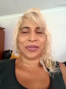 Snapshot of Goodgirlsue_77 chatting on 03.21.25 Goodgirlsue 77 online show from 03.21.25