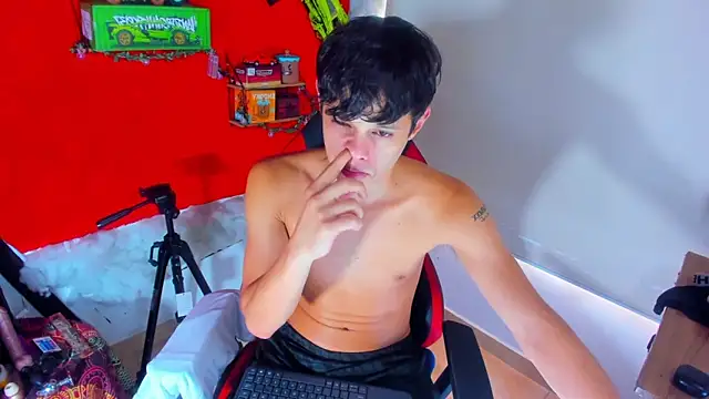 LilOwen  online show from 10.22.25