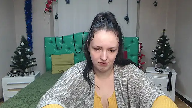 IsabelBlackberry online show from 12.30.24