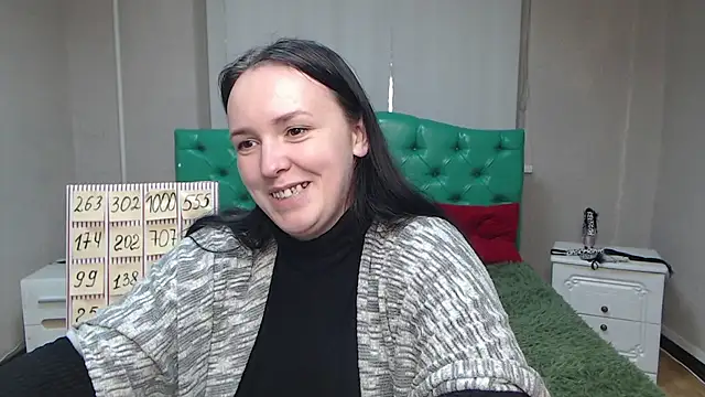 IsabelBlackberry online show from 01.20.25