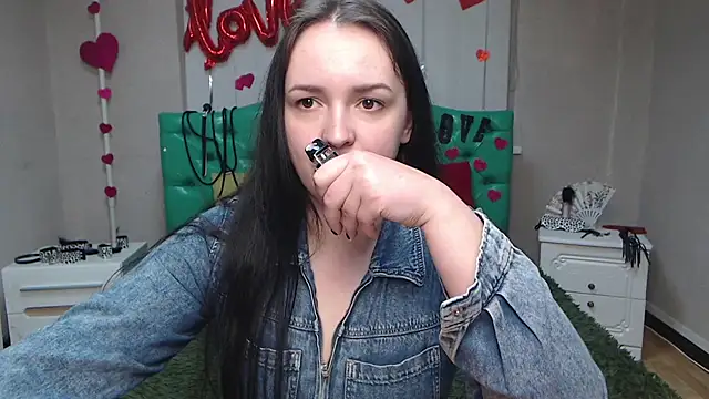 IsabelBlackberry online show from 03.16.25