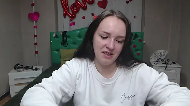 IsabelBlackberry online show from 10.15.25