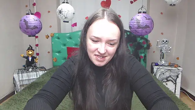 IsabelBlackberry online show from 10.25.25