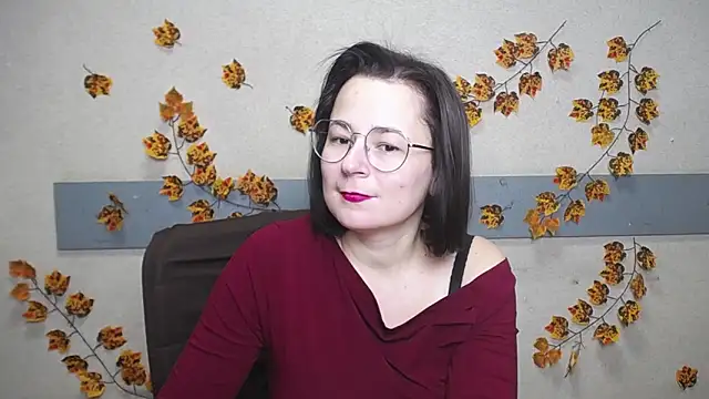Snapshot of MarieSho chatting on 12.09.24 MarieSho online show from 12.09.24