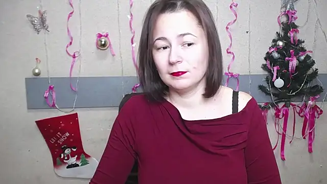 Snapshot of MarieSho chatting on 12.23.24 MarieSho online show from 12.23.24