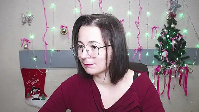 Snapshot of MarieSho chatting on 01.14.25 MarieSho online show from 01.14.25