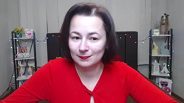 Snapshot of MarieSho chatting on 02.07.25 MarieSho online show from 02.07.25