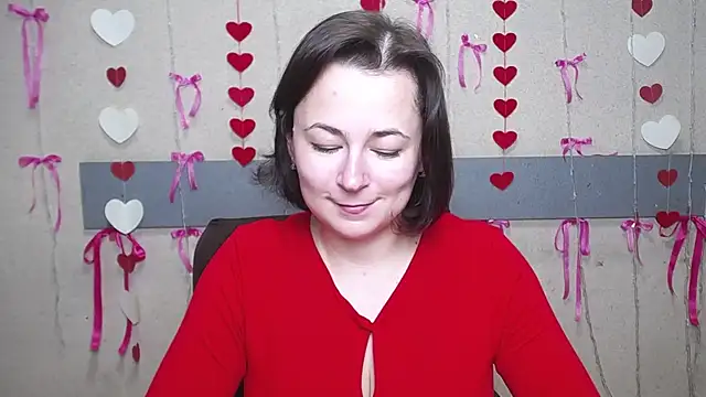 Snapshot of MarieSho chatting on 02.12.25 MarieSho online show from 02.12.25
