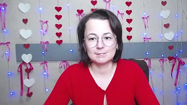 Snapshot of MarieSho chatting on 02.19.25 MarieSho online show from 02.19.25