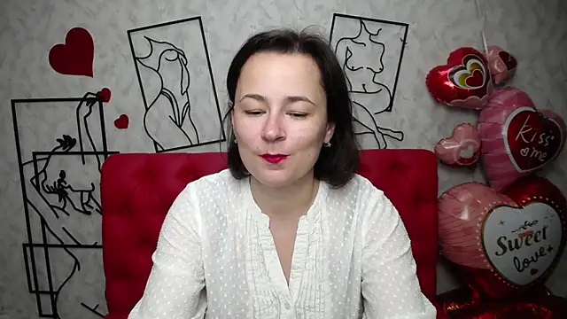 Snapshot of MarieSho chatting on 03.10.25 MarieSho online show from 03.10.25