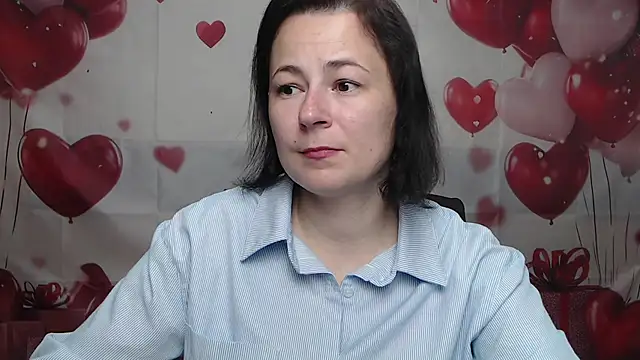 Snapshot of MarieSho chatting on 05.17.26 MarieSho online show from 05.17.26