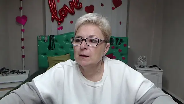 EmiliaGree online show from 09.27.25