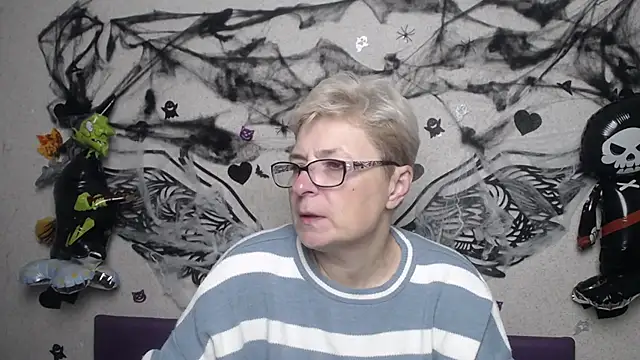 EmiliaGree online show from 11.04.25