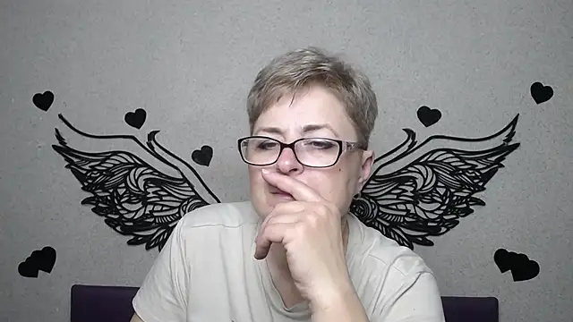 EmiliaGree online show from 04.15.26