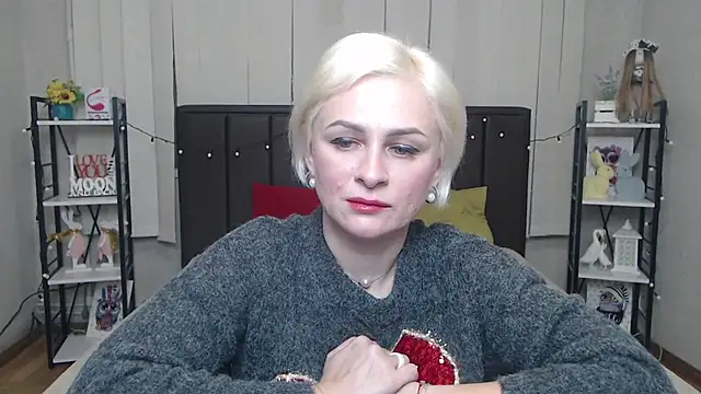 OliviaHorst online show from 10.14.25