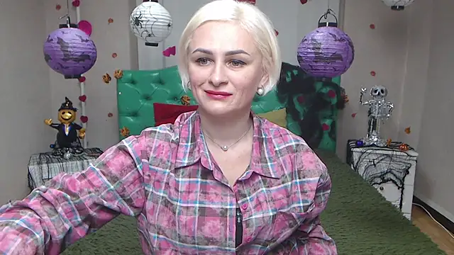 OliviaHorst online show from 10.25.25