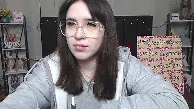 LauraHlot online show from 02.02.25