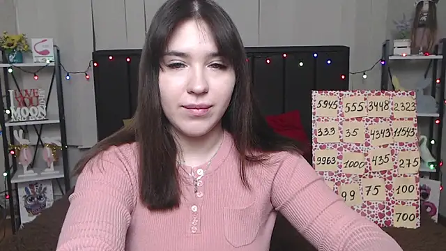 LauraHlot online show from 02.05.25