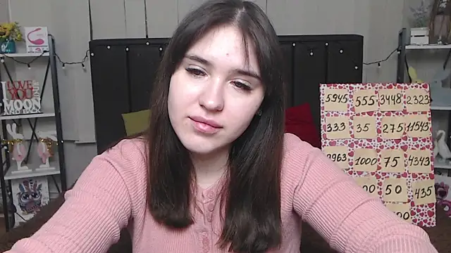 LauraHlot online show from 02.06.25