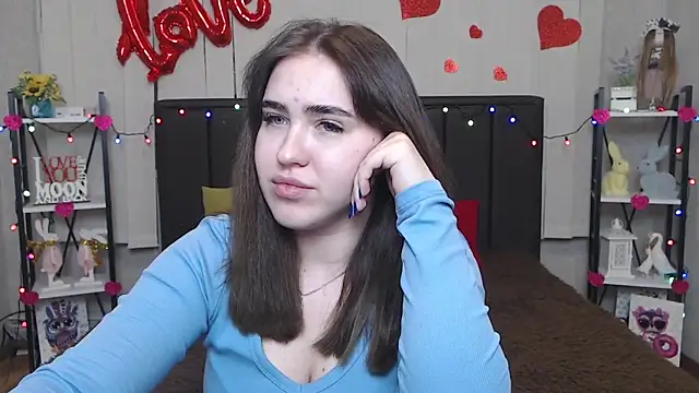 LauraHlot online show from 02.12.25