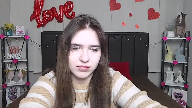 LauraHlot online show from 02.16.25