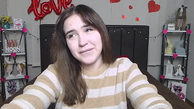 LauraHlot online show from 02.16.25