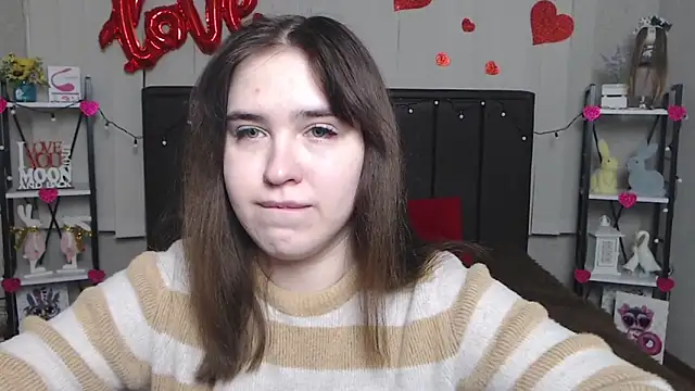 LauraHlot online show from 02.17.25