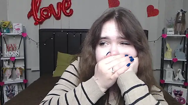 LauraHlot online show from 02.19.25