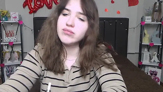 LauraHlot online show from 02.20.25