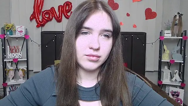 LauraHlot online show from 02.23.25